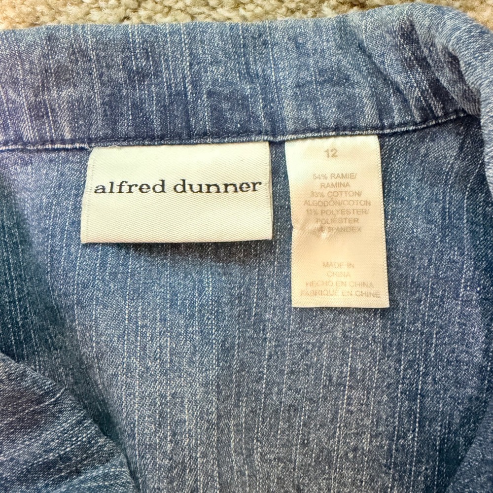 Women's Alfred Dunner Denim Jacket Long Sleeve Top Embroidered y2K Floral SZ 12 - Picture 7 of 7